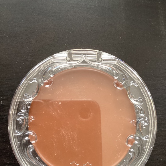 Assorted makeup - Picture 11 of 13